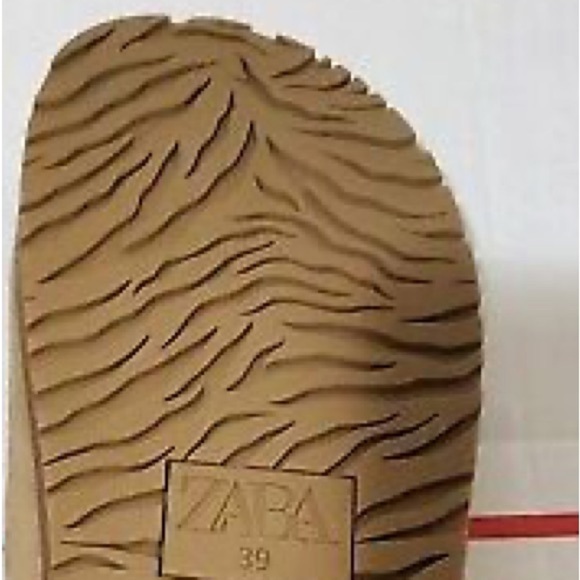 NWT. Zara Brown Faux Fur Lined Buckled Flat Leather Sandal. Size 8. - Picture 4 of 7